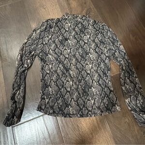 Wild Fable Black and Gray Patterned Blouse